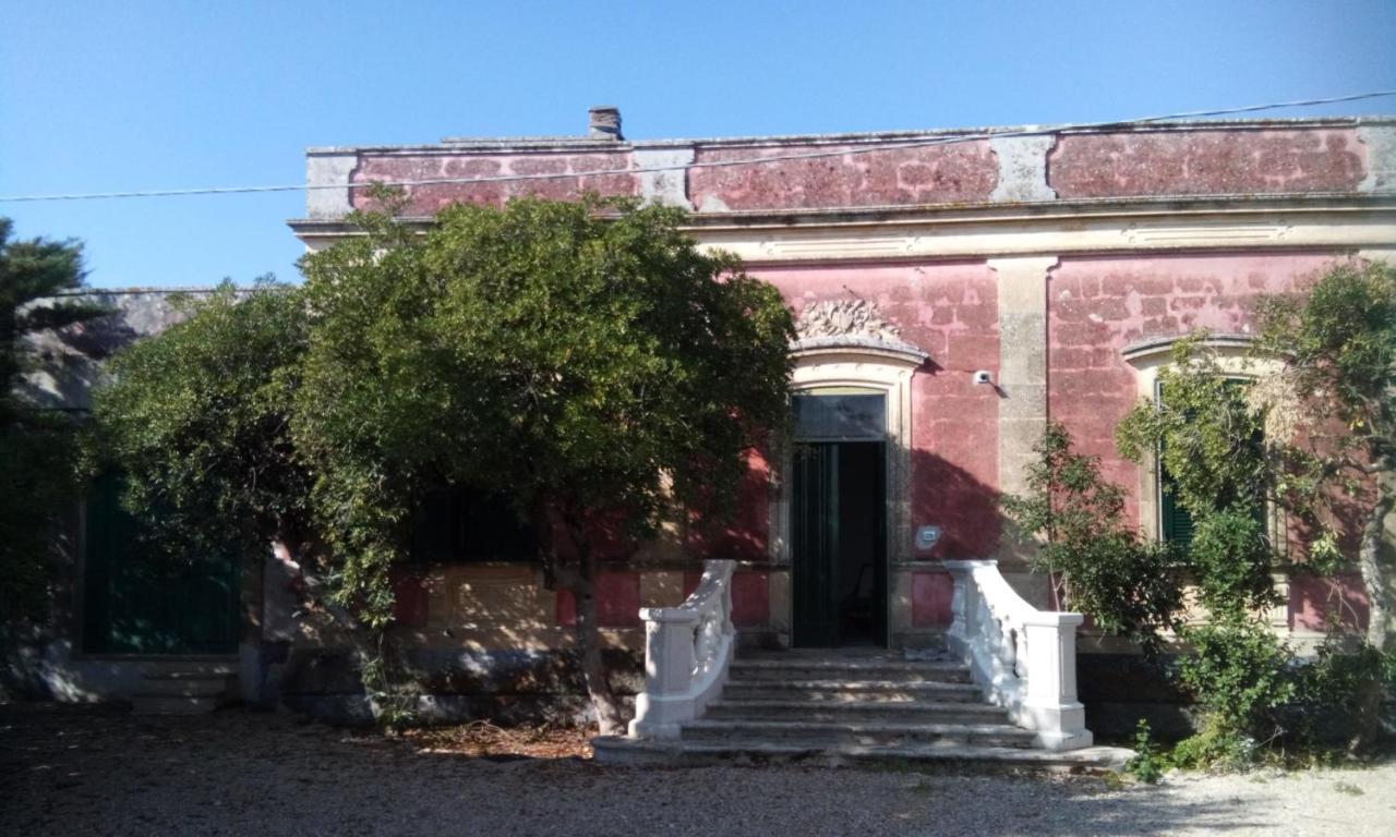 I Fichi Bianchi Bed & Breakfast Cutrofiano Dış mekan fotoğraf